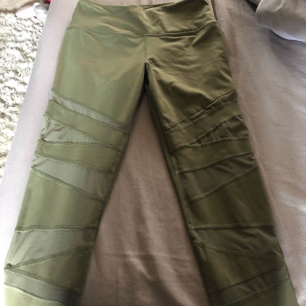 VS Sport Olive leggings